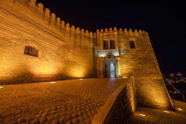 Falak-ol-aflak Fortress