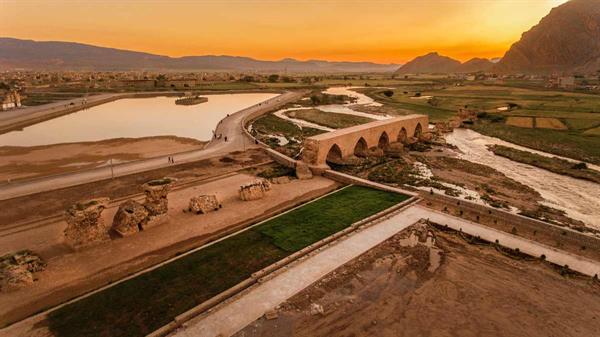 Shapoori Bridge (Tagh-e Pil-Eshkesah)