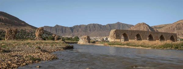 Shapoori Bridge (Tagh-e Pil-Eshkesah)